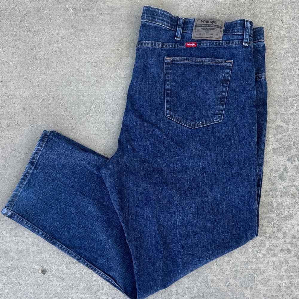 Wrangler Men's Deep Blue Straight Jeans